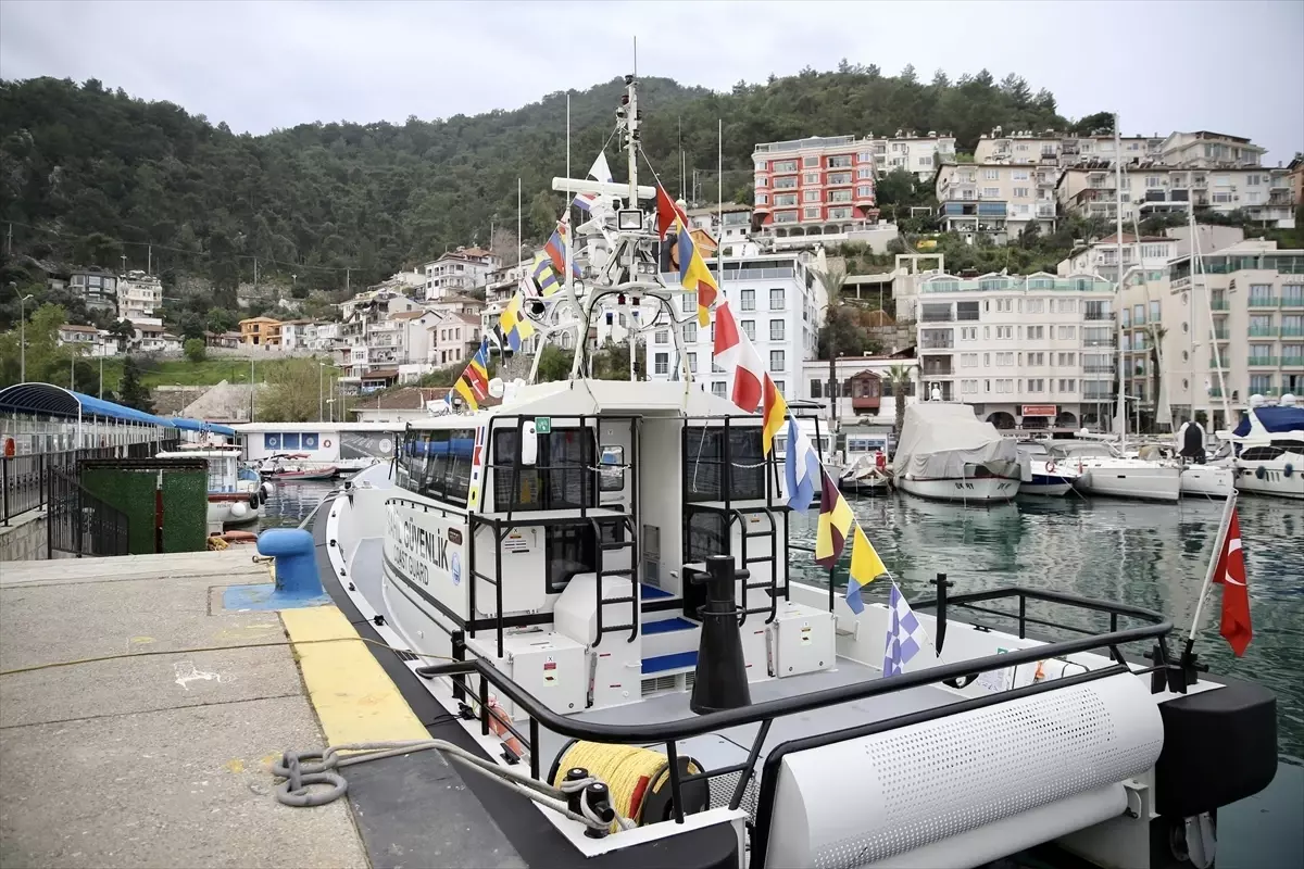 Muğla\'da Sahil Güvenlik botları ziyarete açıldı