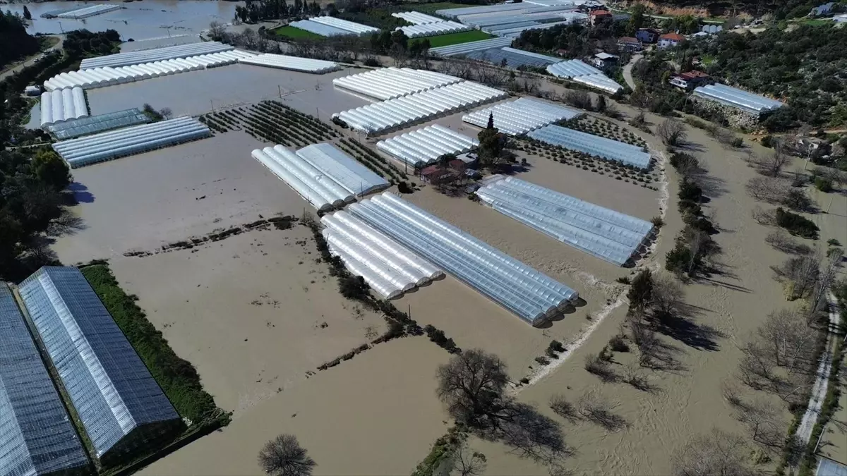 Muğla ve Antalya\'da Su Baskını