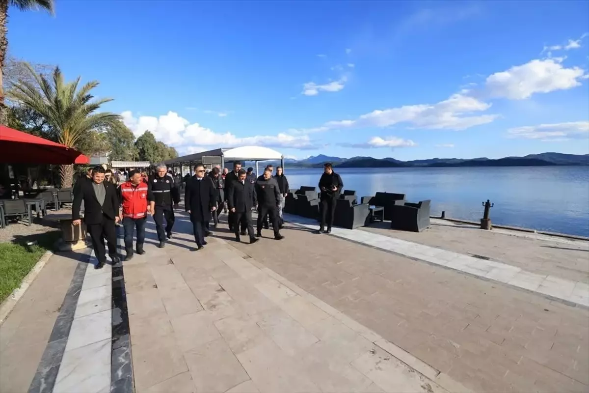 Vali Akbıyık Köyceğiz\'de Su Baskınını İnceledi