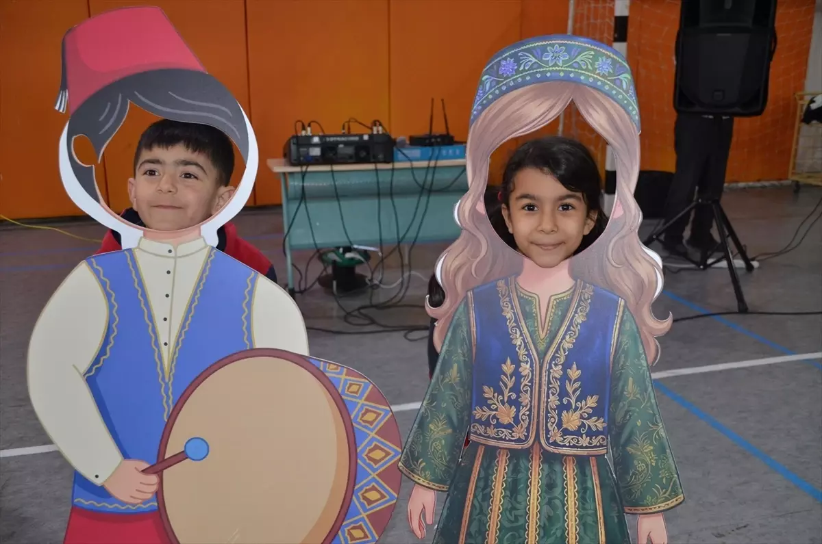 Muş\'ta öğrencilerin "Maarifin Kalbinde Ramazan" coşkusu