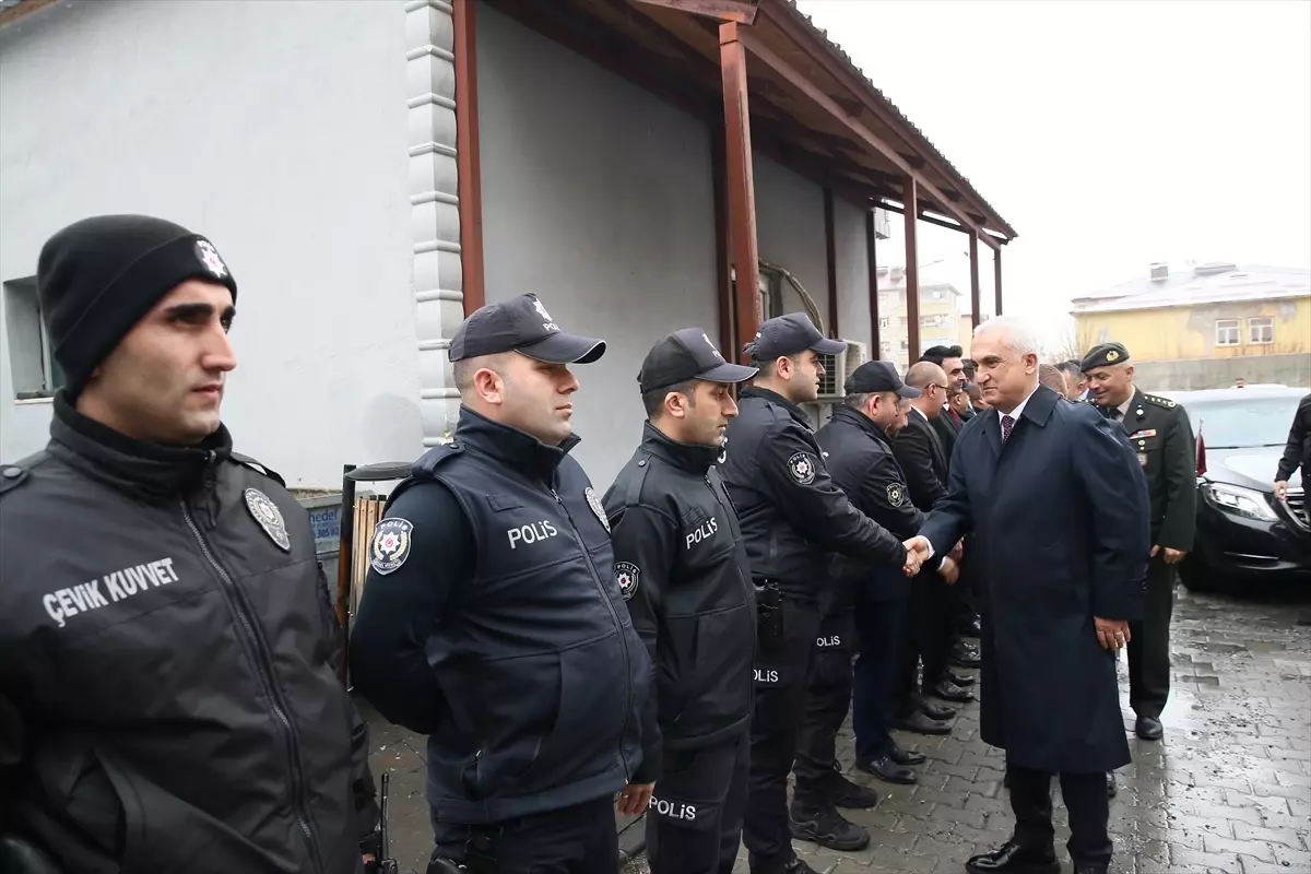 Vali Çakır\'dan Güvenlik Güçlerine Bayram Ziyareti