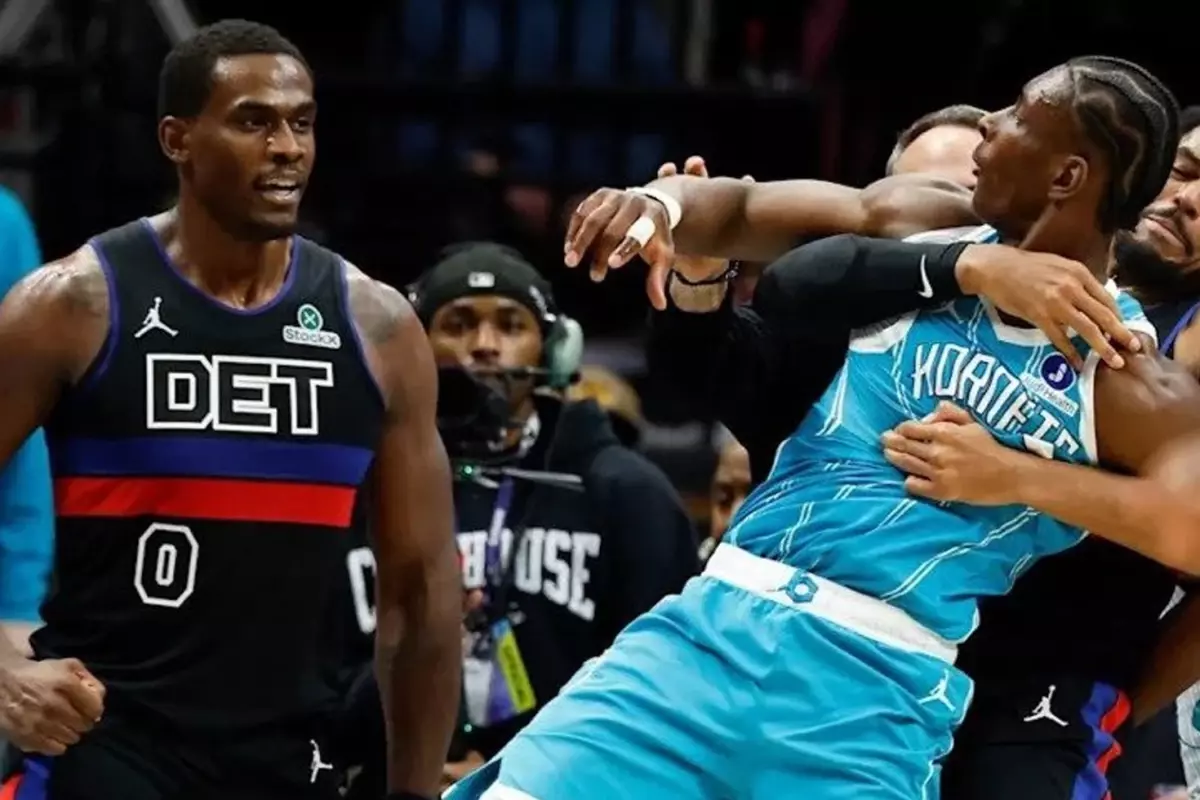 NBA\'de Hornets-Pistons maçındaki olaylar sonrası 4 oyuncuya ağır ceza
