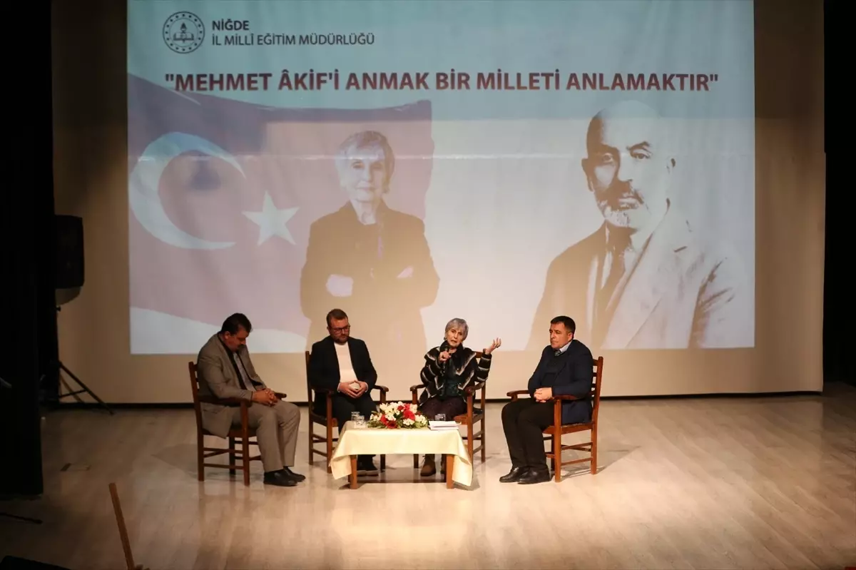Mehmet Akif Ersoy\'u Anma Programı