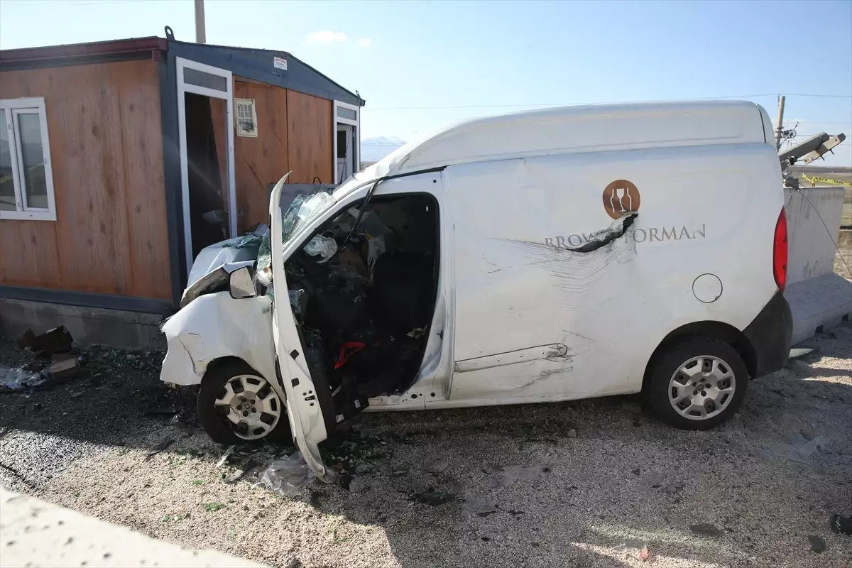 Niğde\'de Trafik Kazası: Sürücü Hayatını Kaybetti