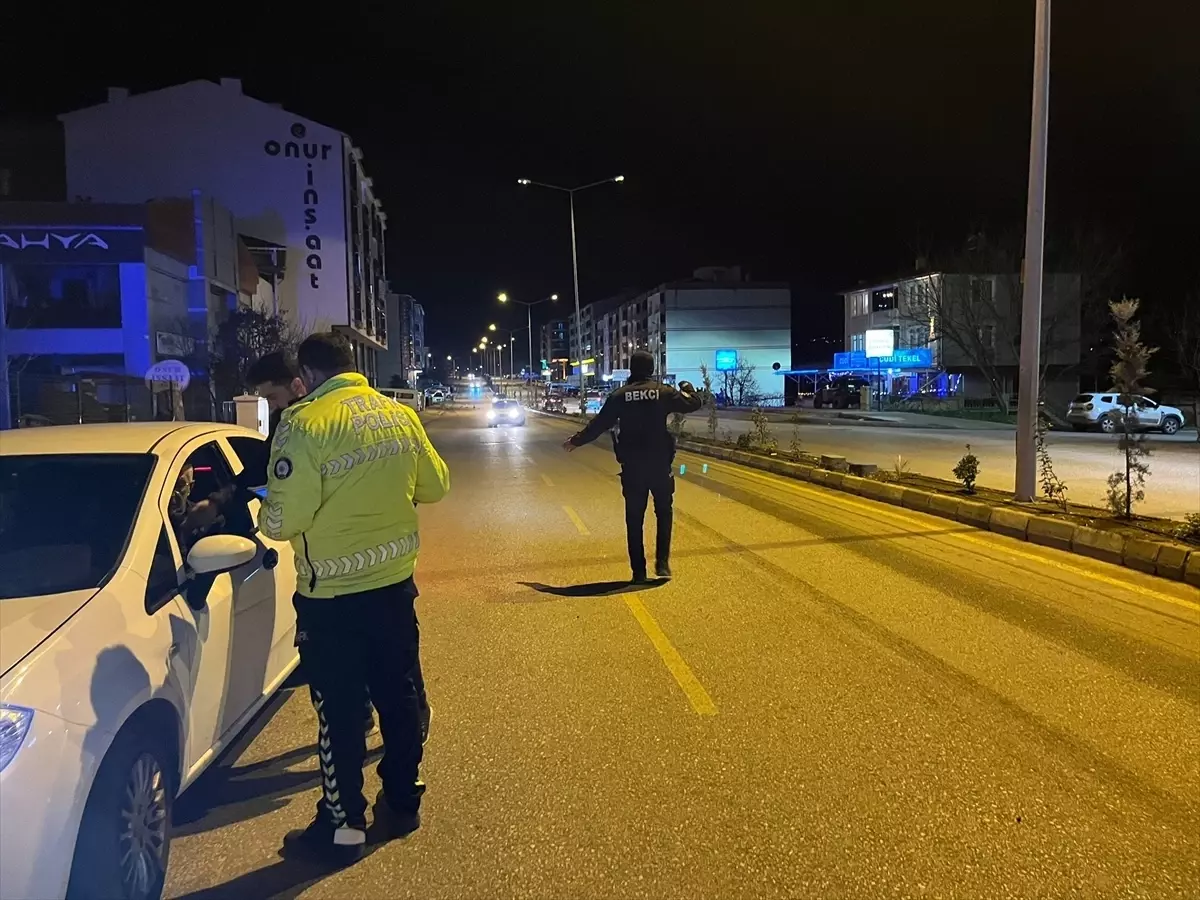 Niksar\'da Trafik Denetimi: 17 Bin Lira Ceza