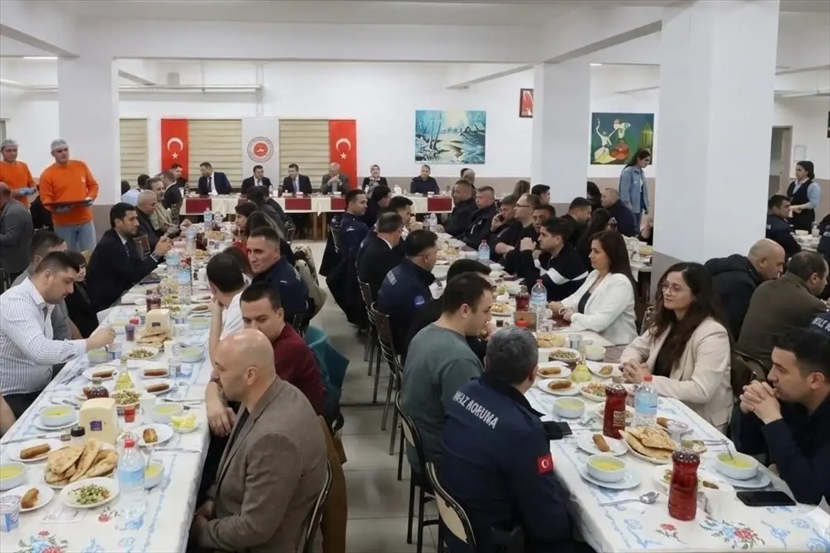 Ödemiş\'te Cezaevi Personeline İftar