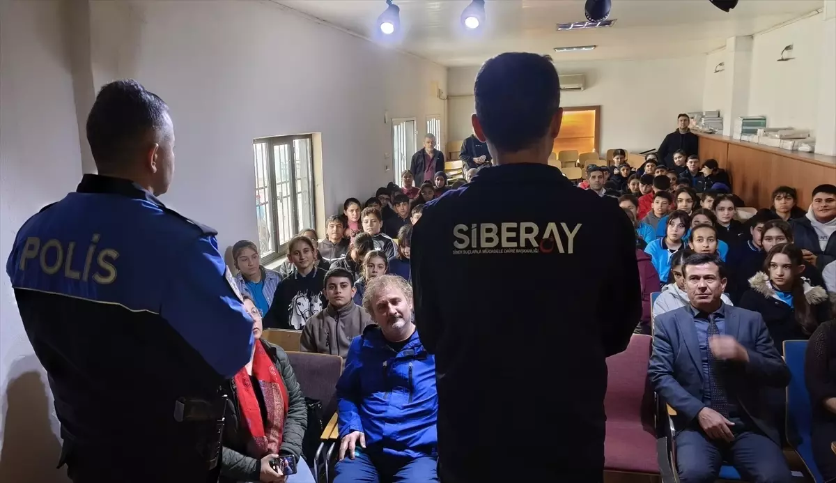 Ödemiş\'te Öğrencilere Güvenli İnternet Eğitimi