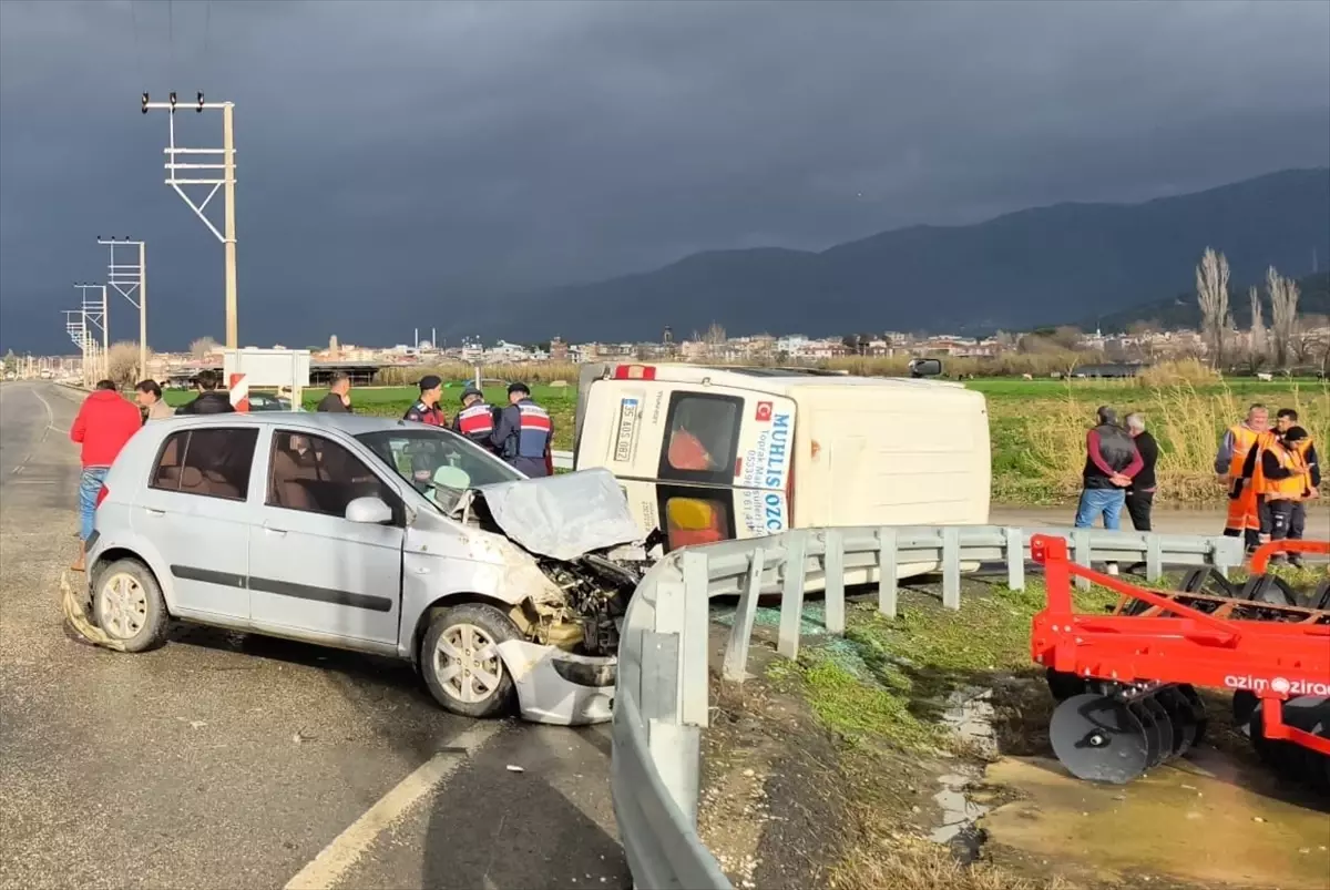 Ödemiş\'te Trafik Kazası: 2 Yaralı