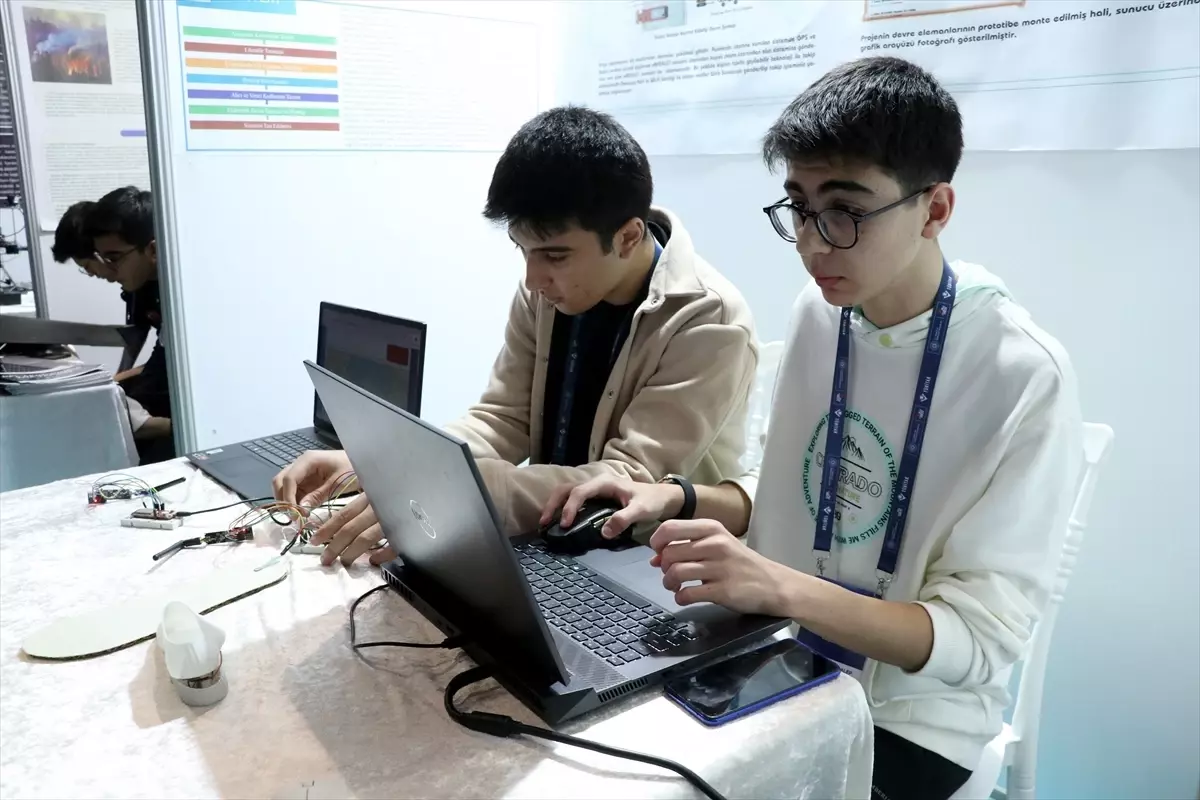 Öğrencilerin geliştirdiği akıllı ayakkabı tabanlığı, Alzheimer ve otizmli bireylerin izini sürecek