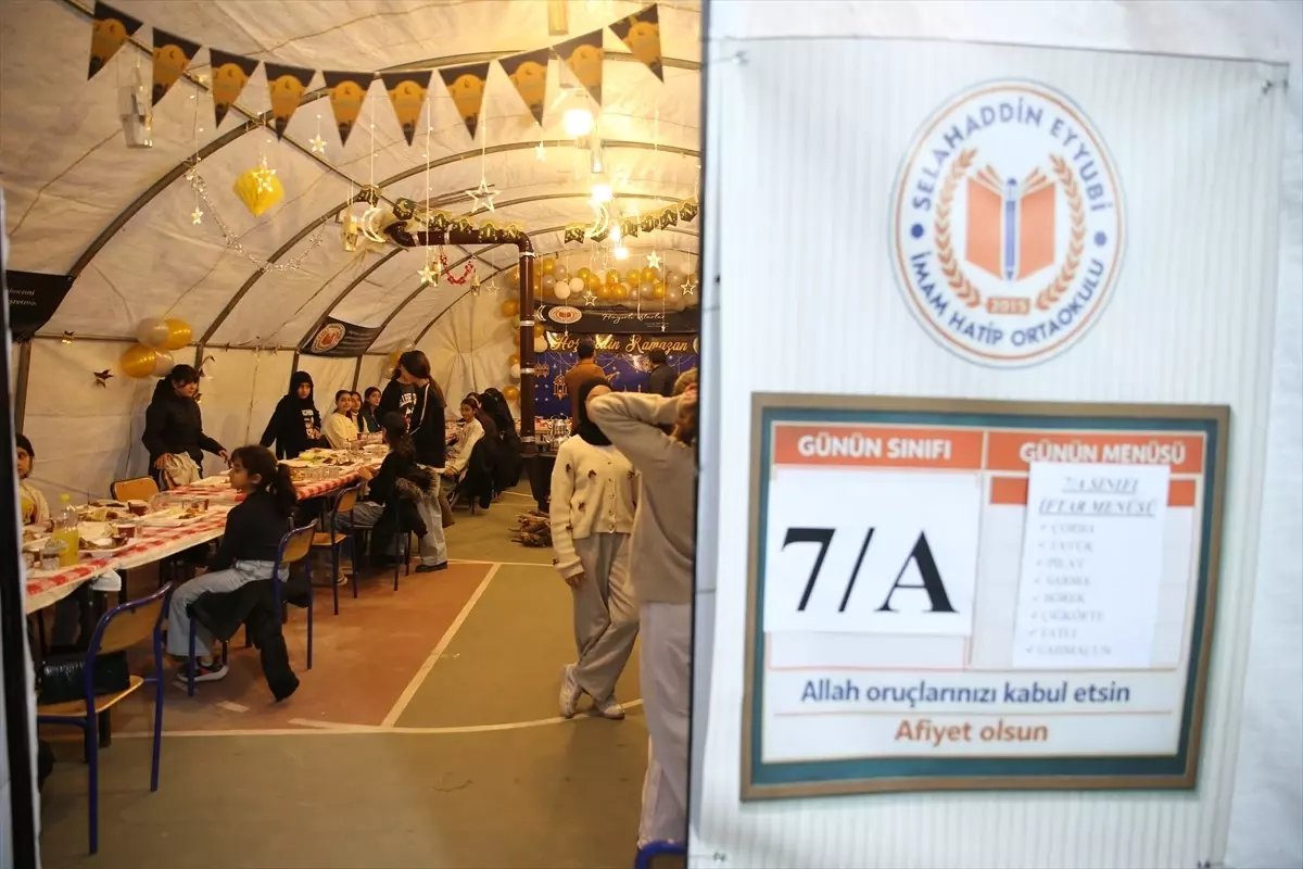 Kurtalan\'da Ramazan İftar Çadırı Kuruldu