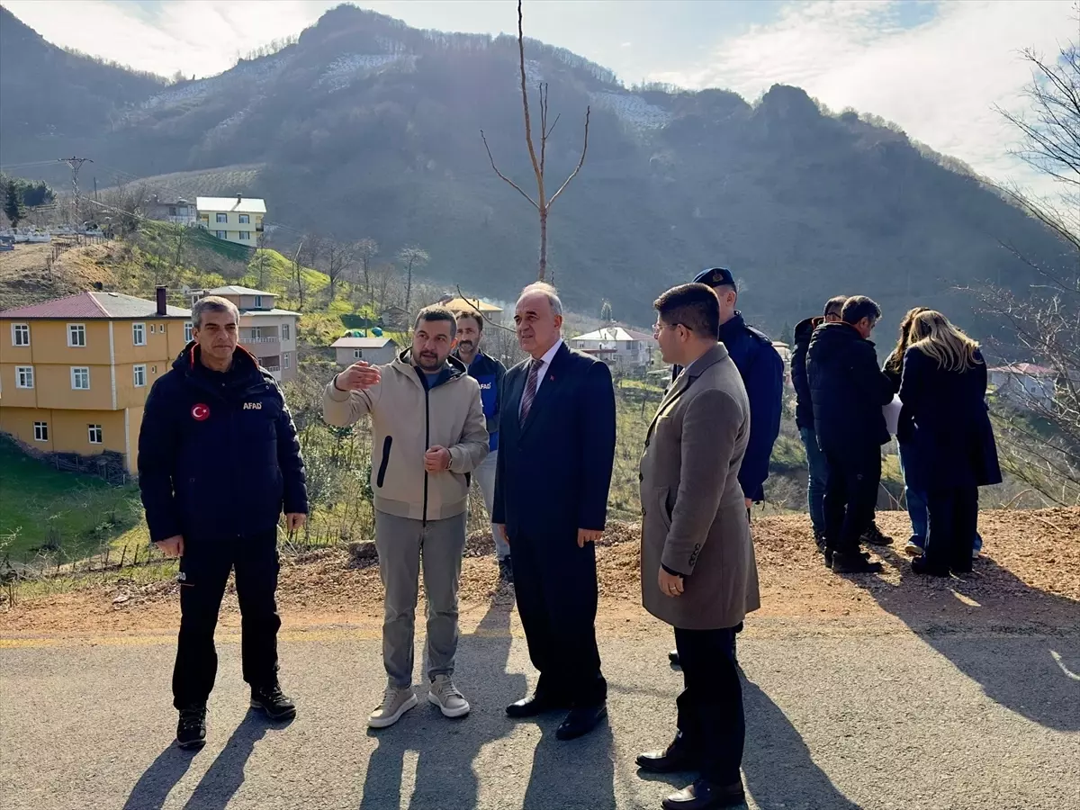 Ordu\'da Heyelan: 3 Ev Tahliye Edildi