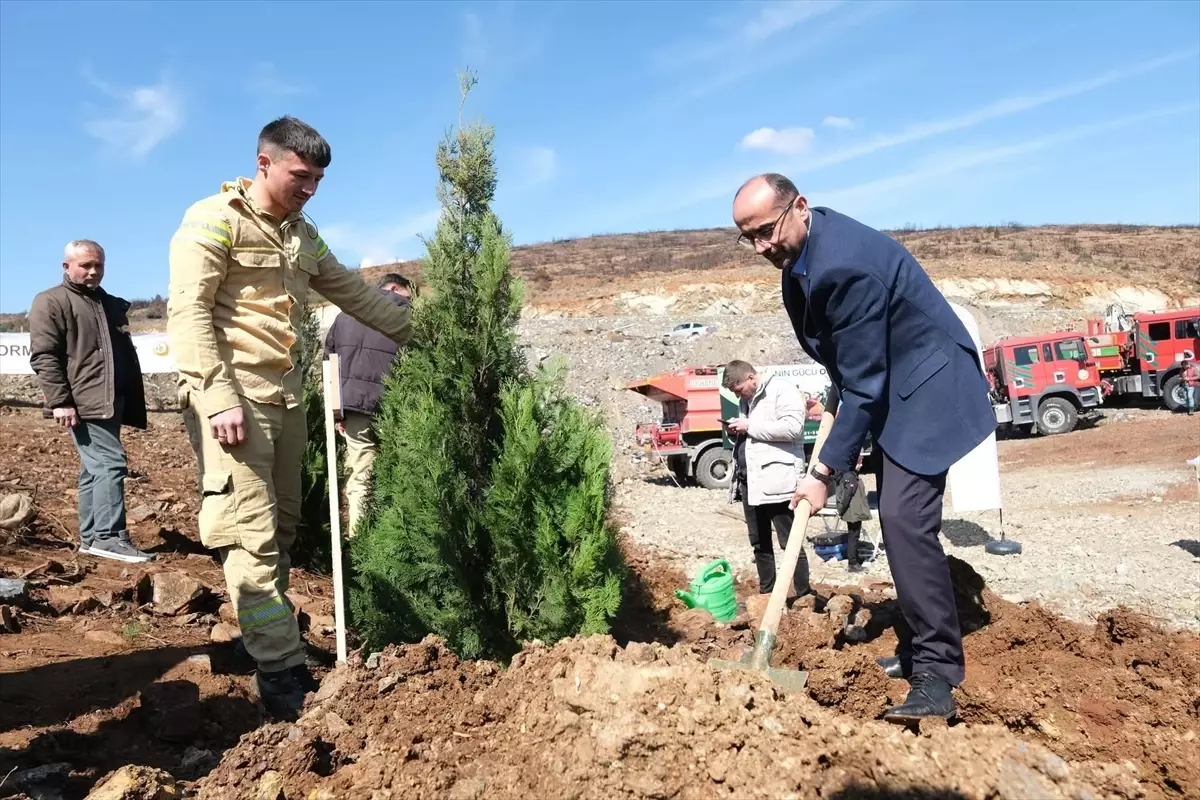 Orhaneli\'nde Fidan Dikme Etkinliği