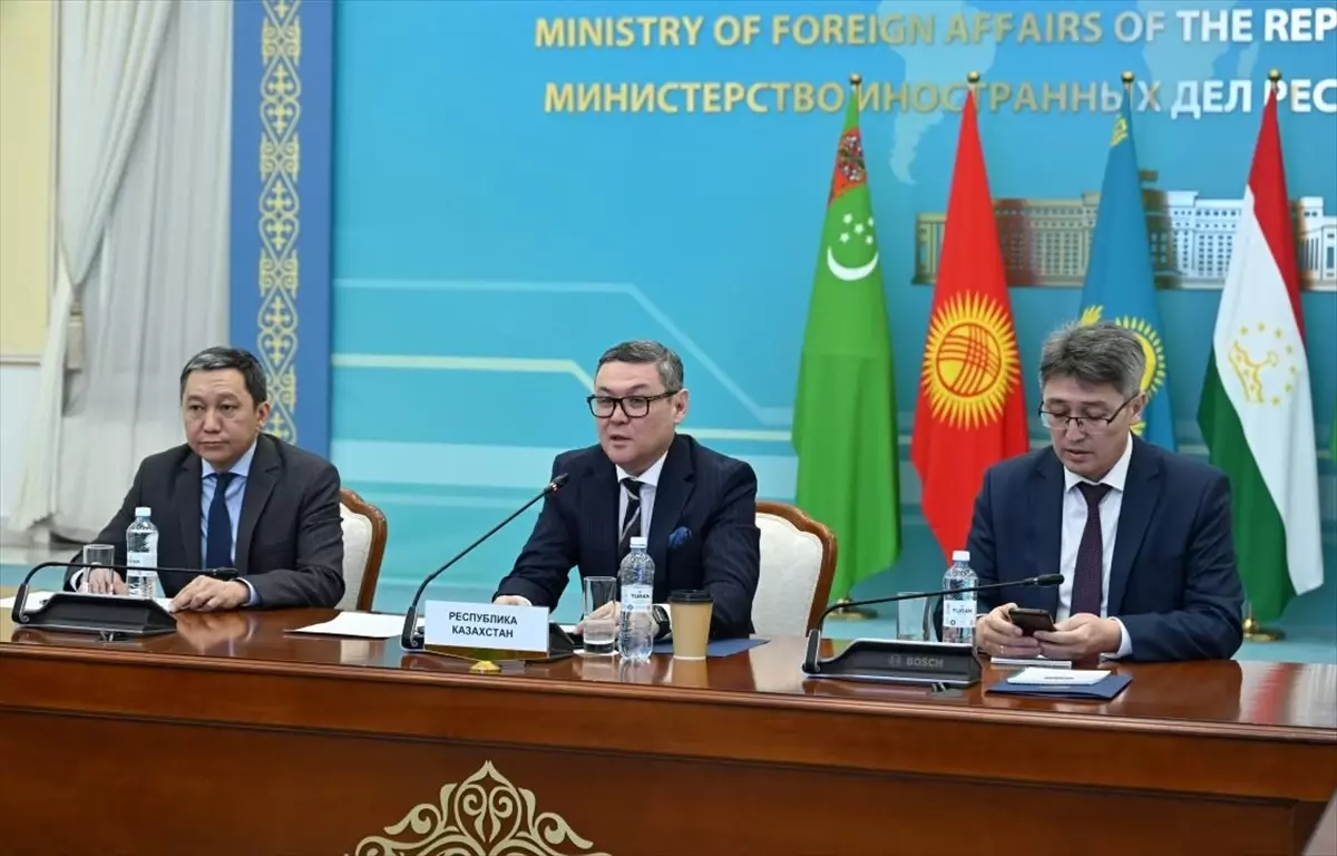 Afganistan Temsilcilerinden Astana\'da Toplantı