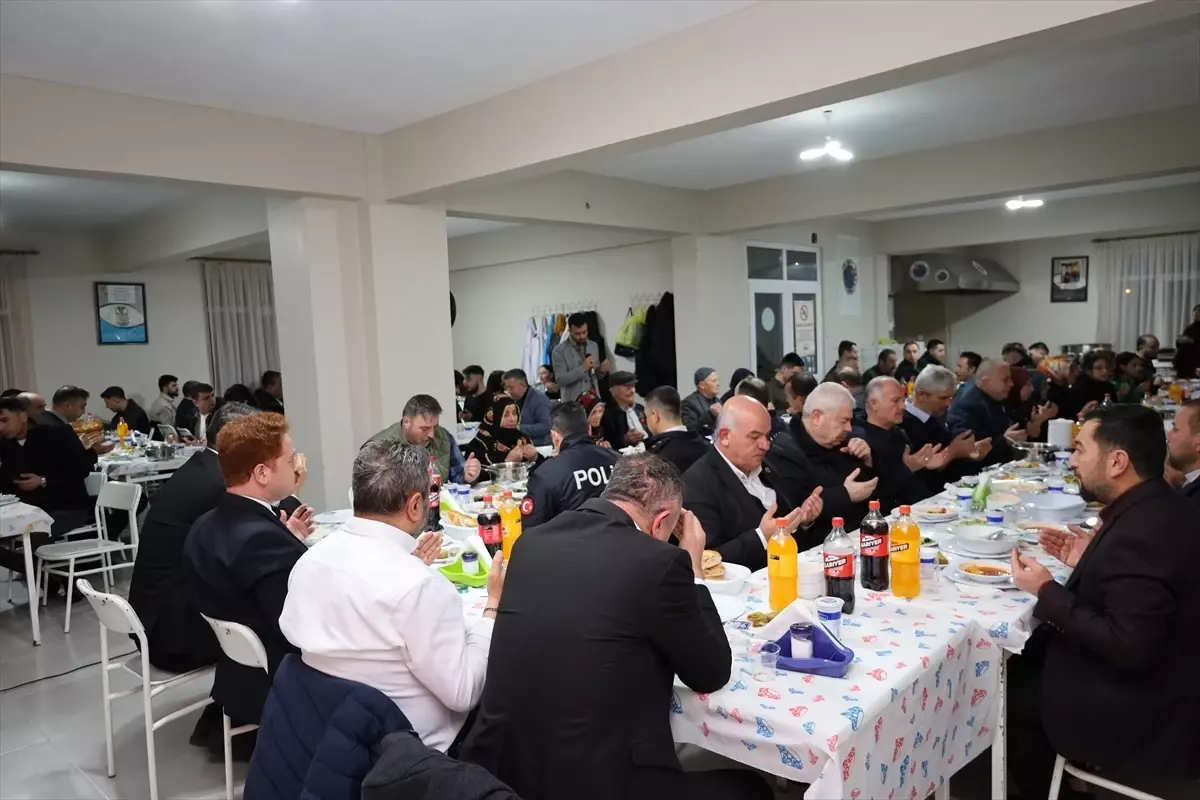 Orta\'da şehit yakınları ile gaziler iftar sofrasında buluştu