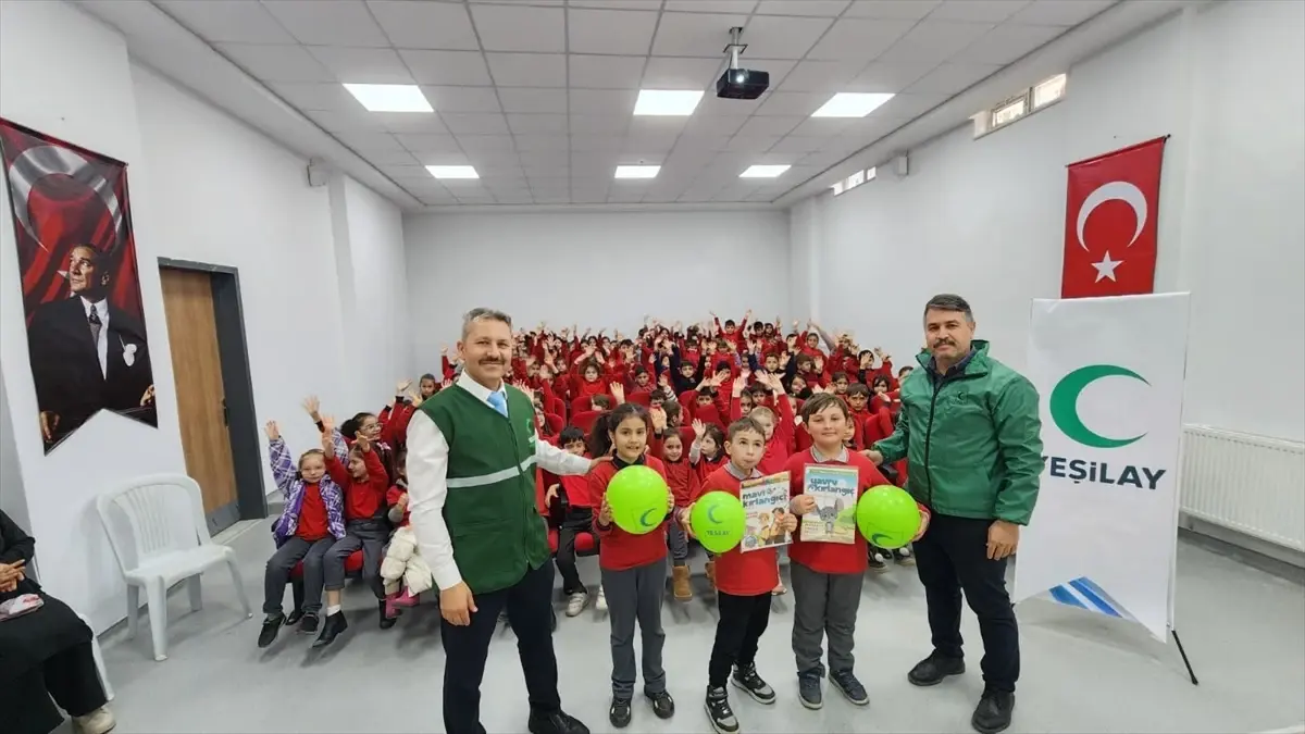 Yeşilay\'dan Öğrencilere Teknoloji Eğitimi