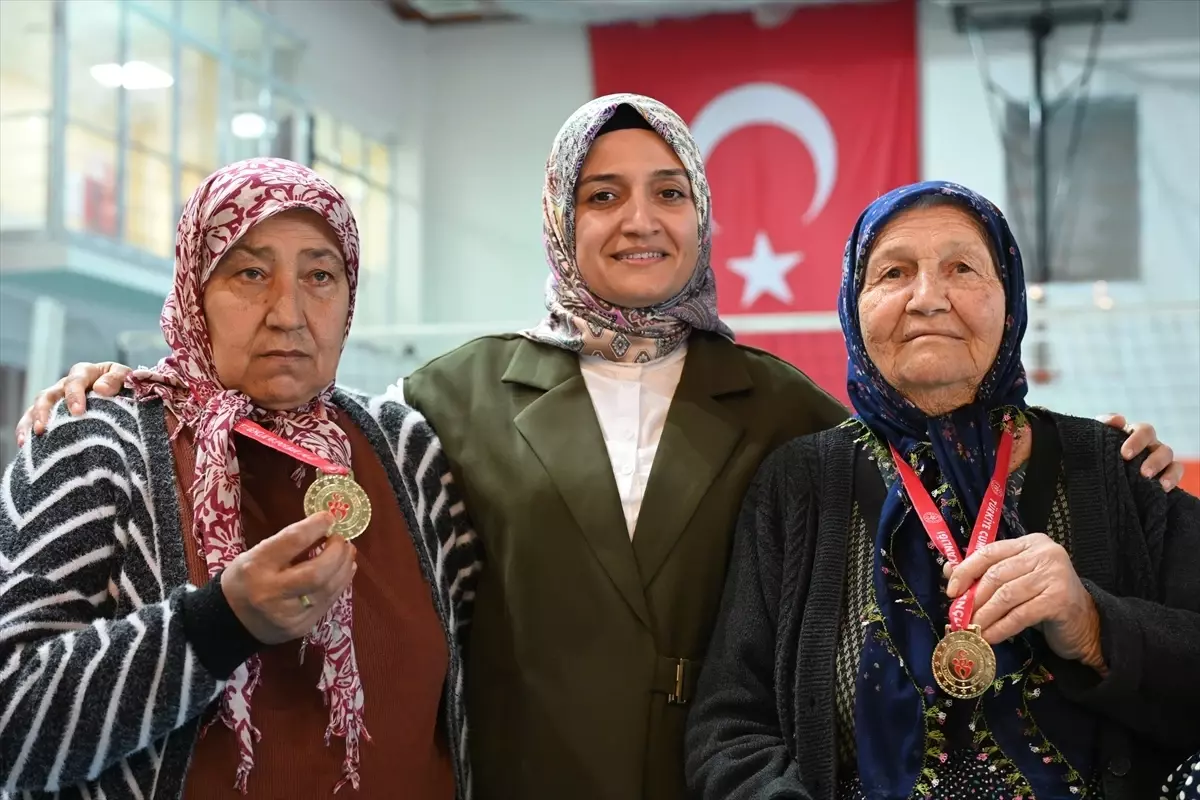 Dedeler ve Torunlar Yarıştı