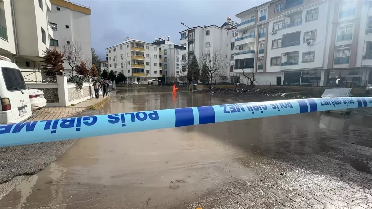 Osmaniye\'de Sağanak Yağış Felç Etti