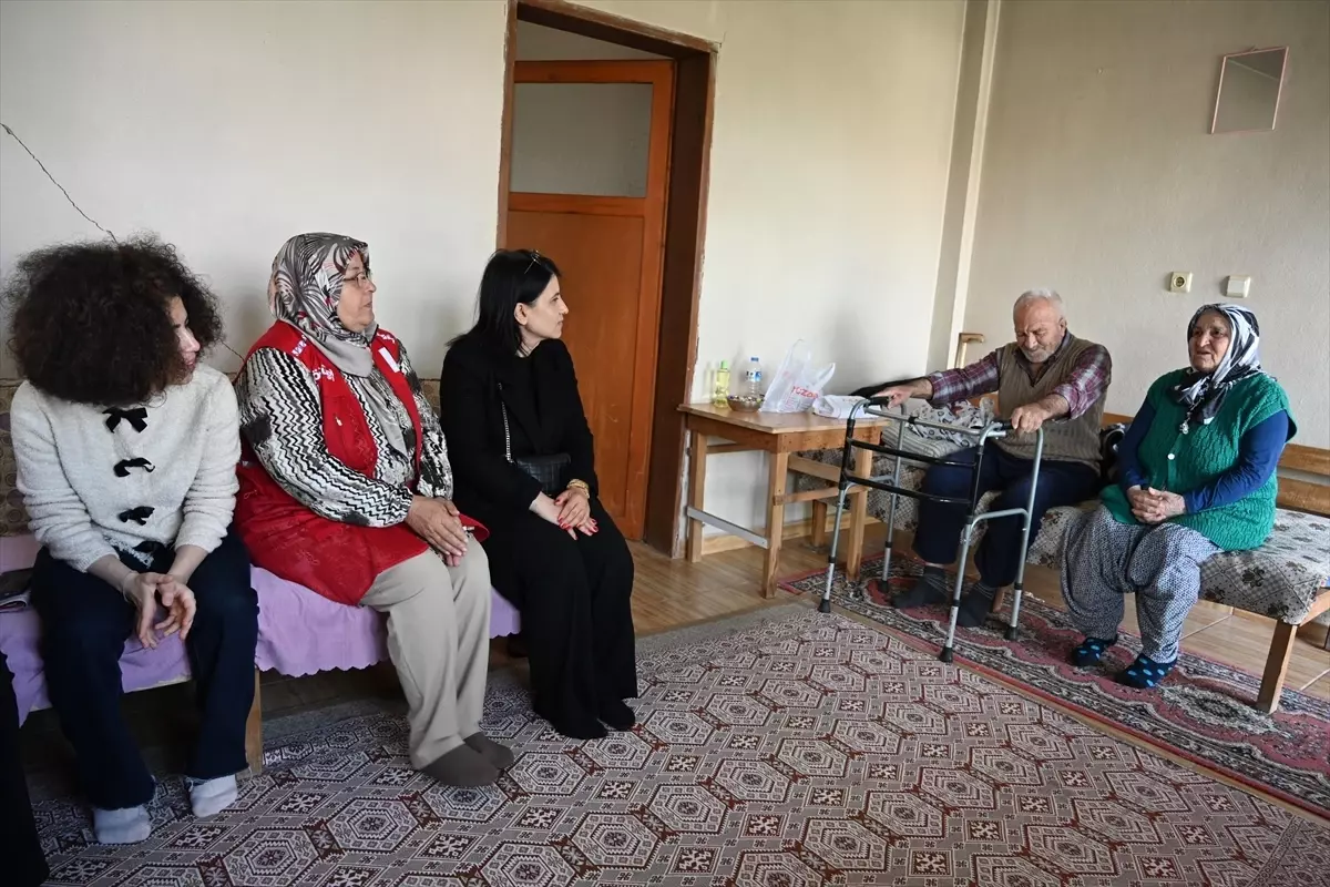 Yaşlılara Bayram Ziyareti