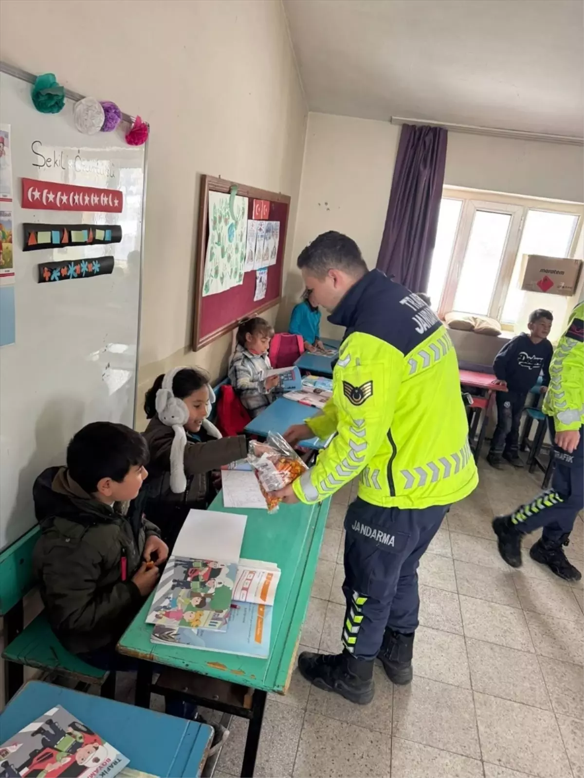 Özalp\'ta Öğrencilere Trafik Eğitimi