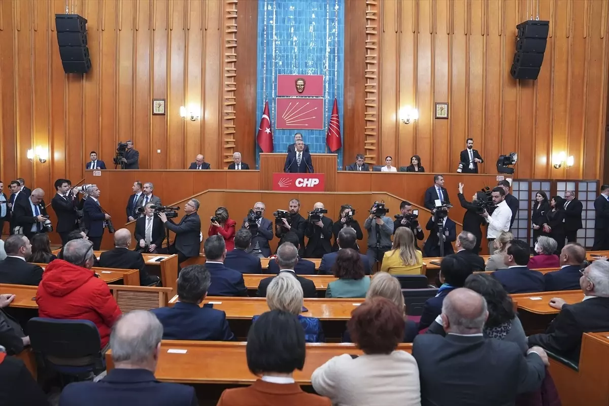 Özgür Özel\'den Otoyol ve Köprü Özelleştirmelerine Tepki