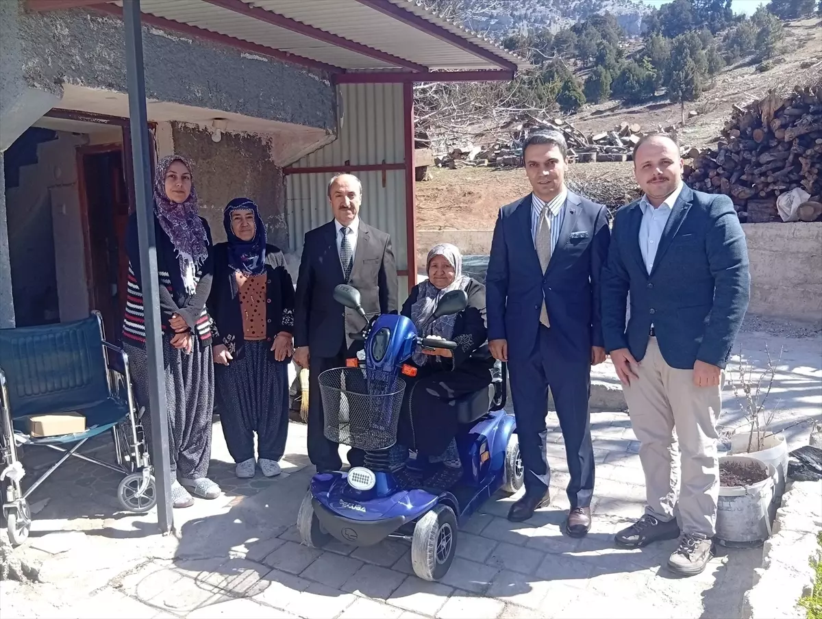 Ayşe Körkün\'e Akülü Sandalye Hediye Edildi