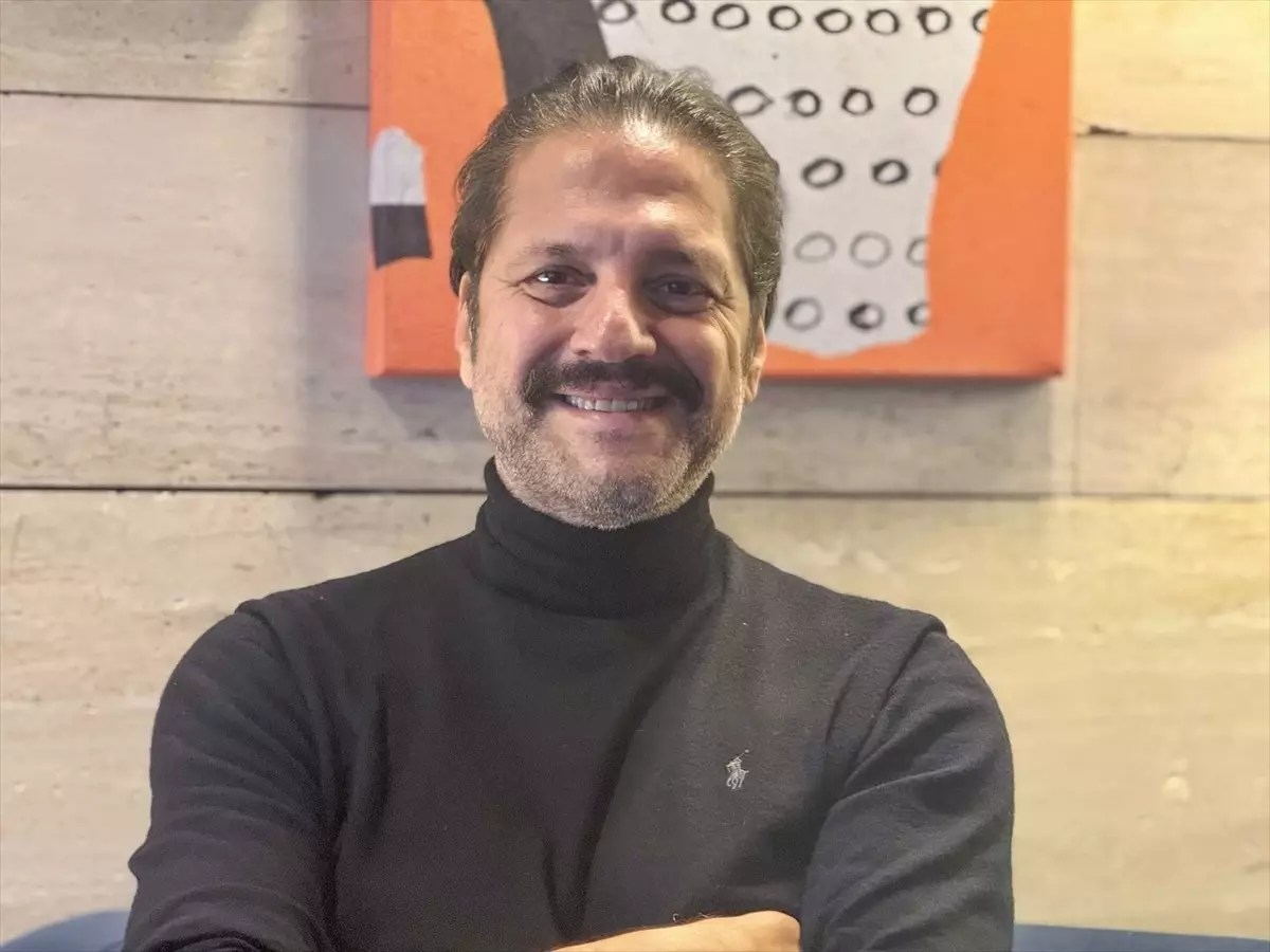 Ragıp Savaş\'tan Tarık Akan\'a Saygı