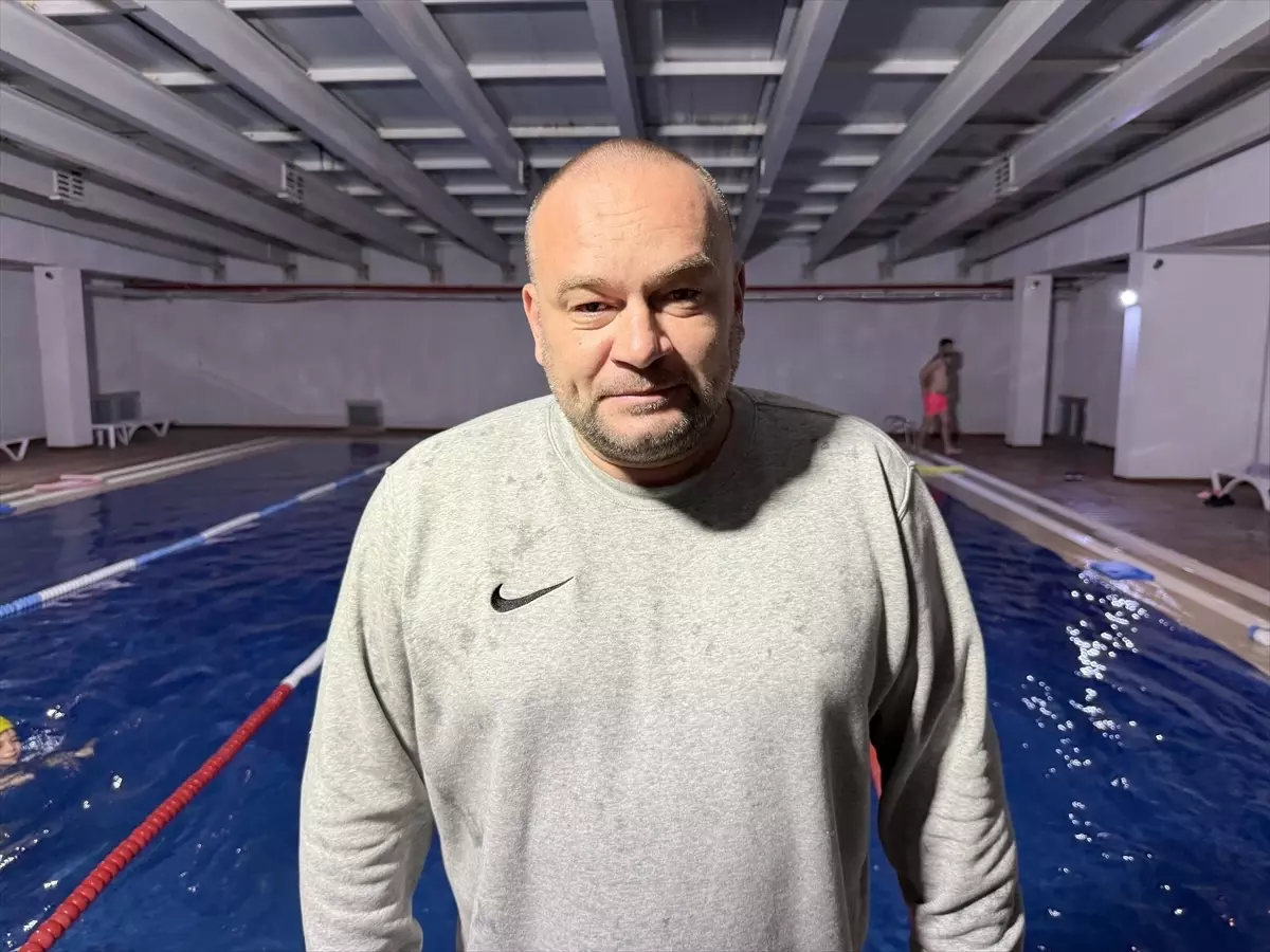 Amine\'nin Yüzme Tedavisi