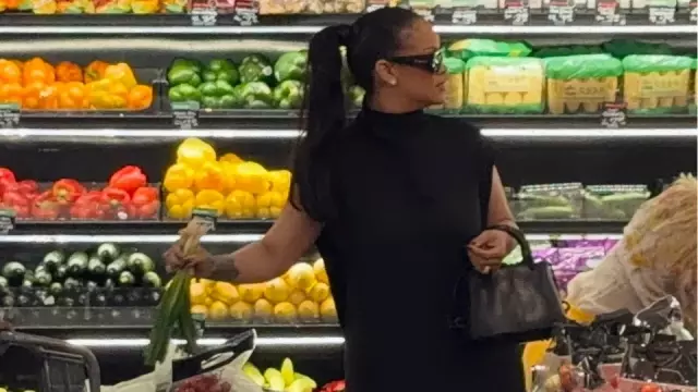 Rihanna'yı markette gören kadın şaşkınlığını gizleyemedi