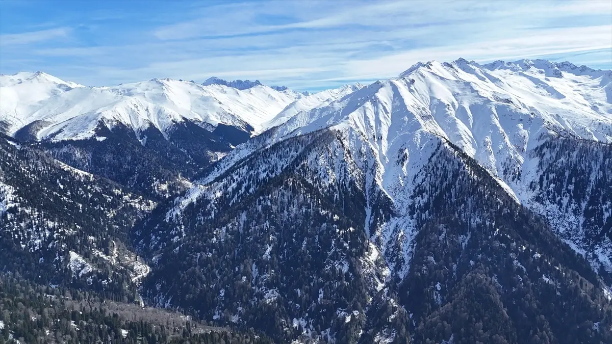 Kaçkar Dağları\'nda Kar Manzaraları