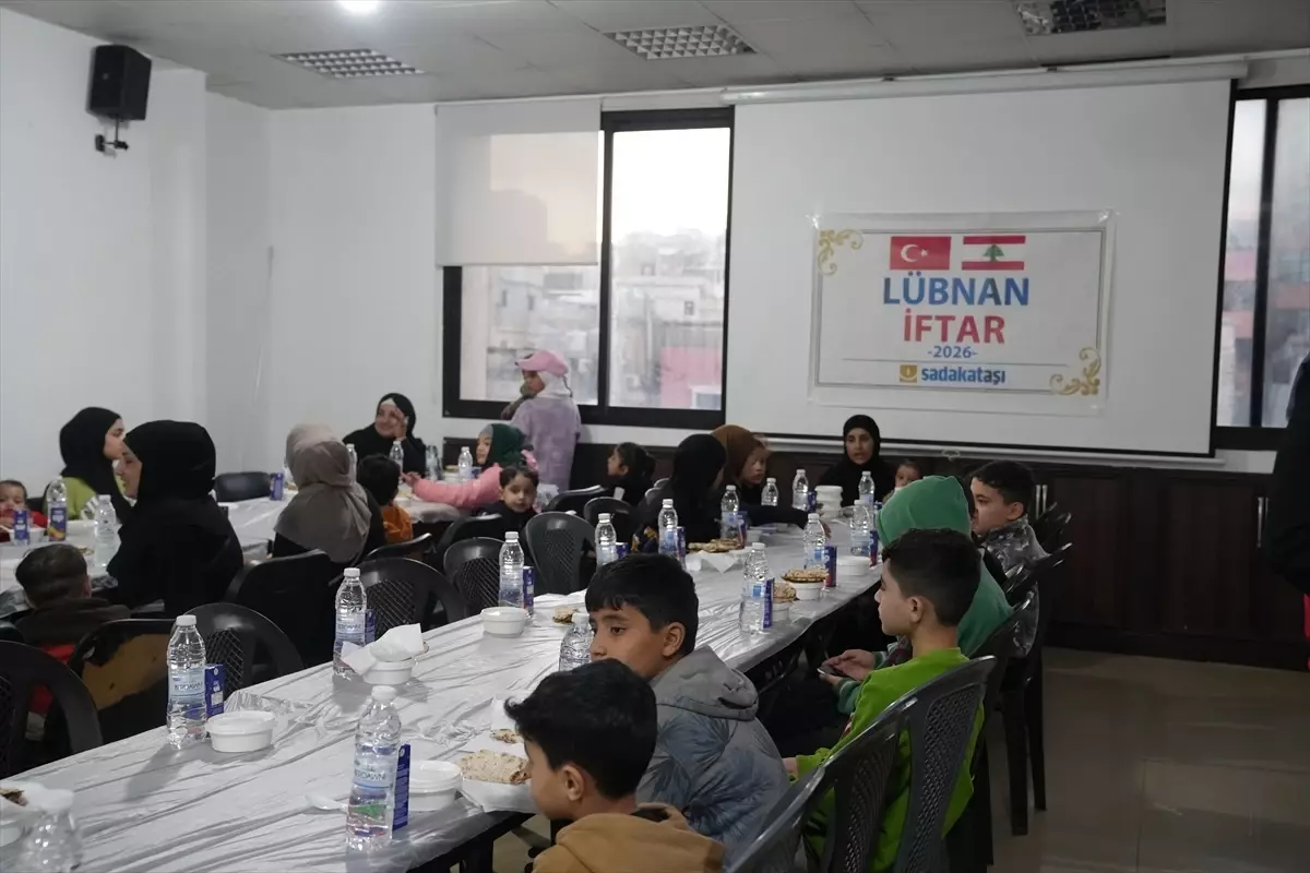 Sadakataşı Derneği\'nden Beyrut\'ta İftar