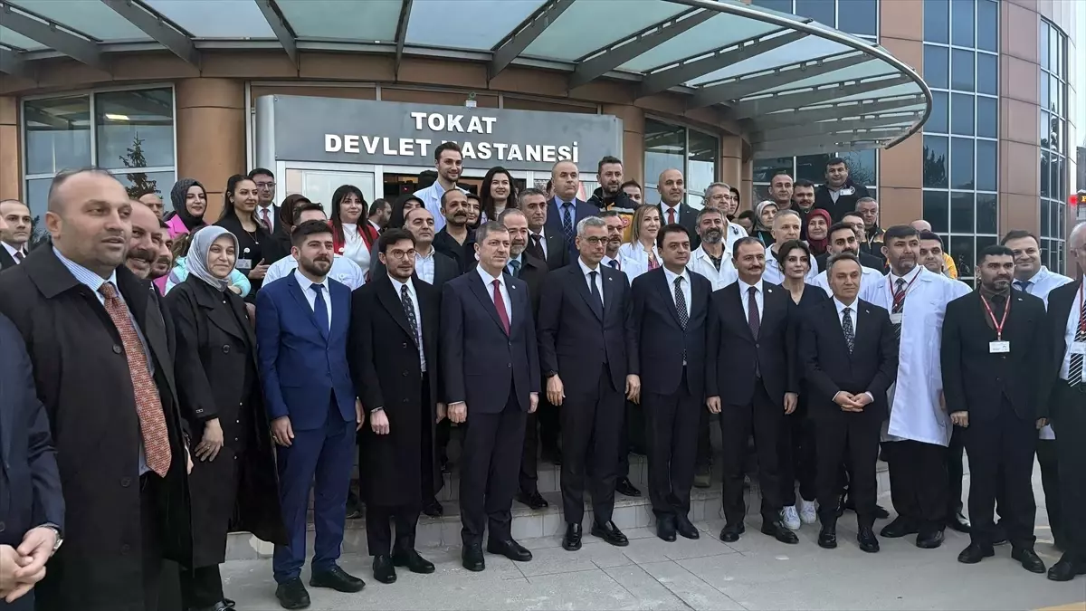 Bakan Memişoğlu Tokat\'ta Sağlık Çalışanlarıyla İftar Yaptı
