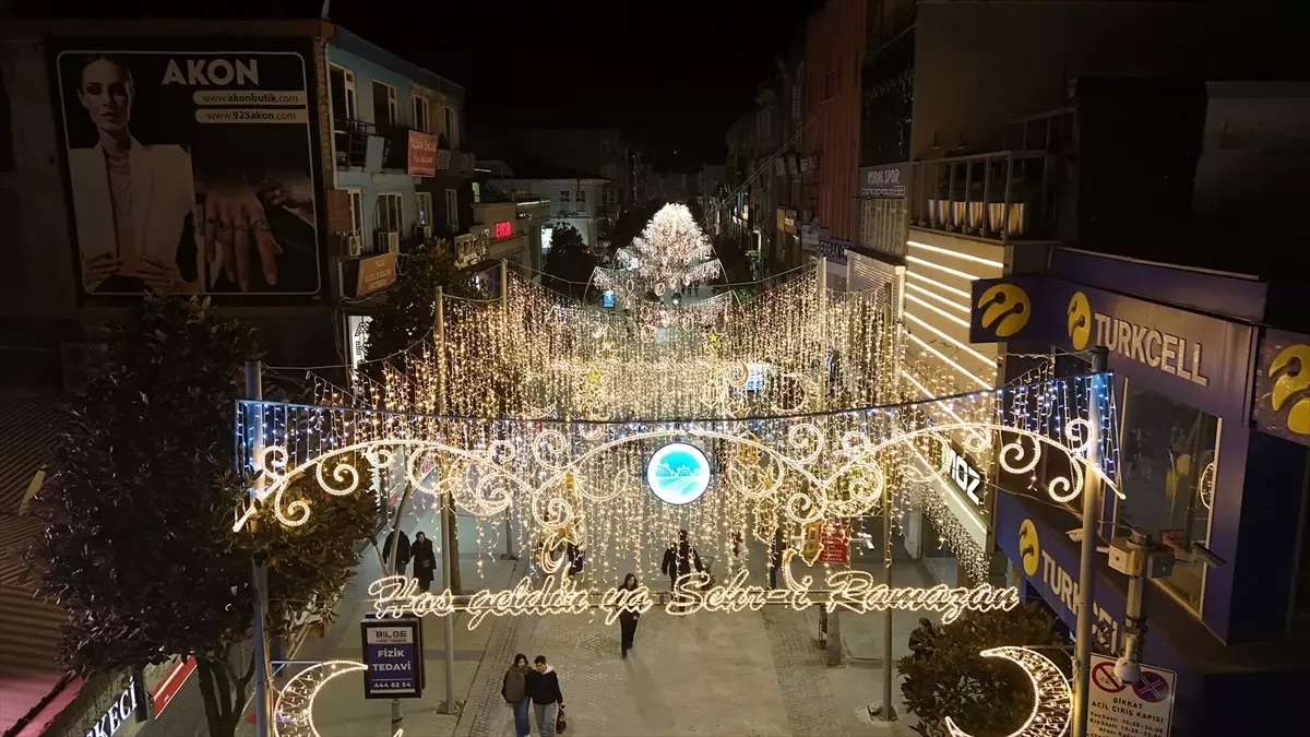 Adapazarı\'nda Ramazan Işıkları