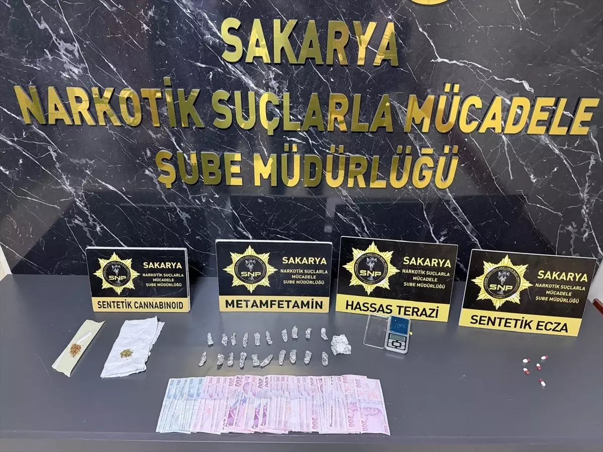 Sakarya\'da Uyuşturucu Operasyonu: 2 Tutuklama