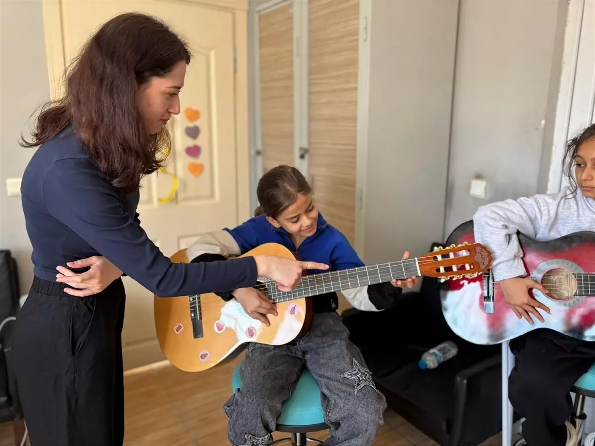 Samsun\'da Gençlere Müzik Eğitimi