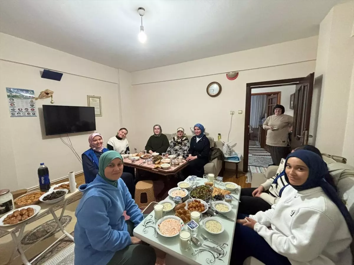 Salıpazarı\'nda şehit ve gazi ailelerine ziyaret