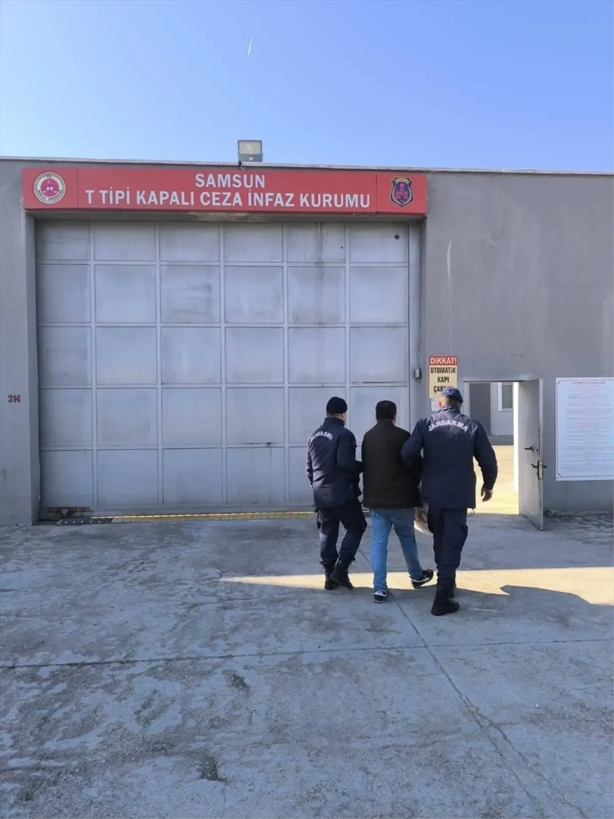 Tekkeköy\'de Uyuşturucu Hükümlüsü Yakalandı