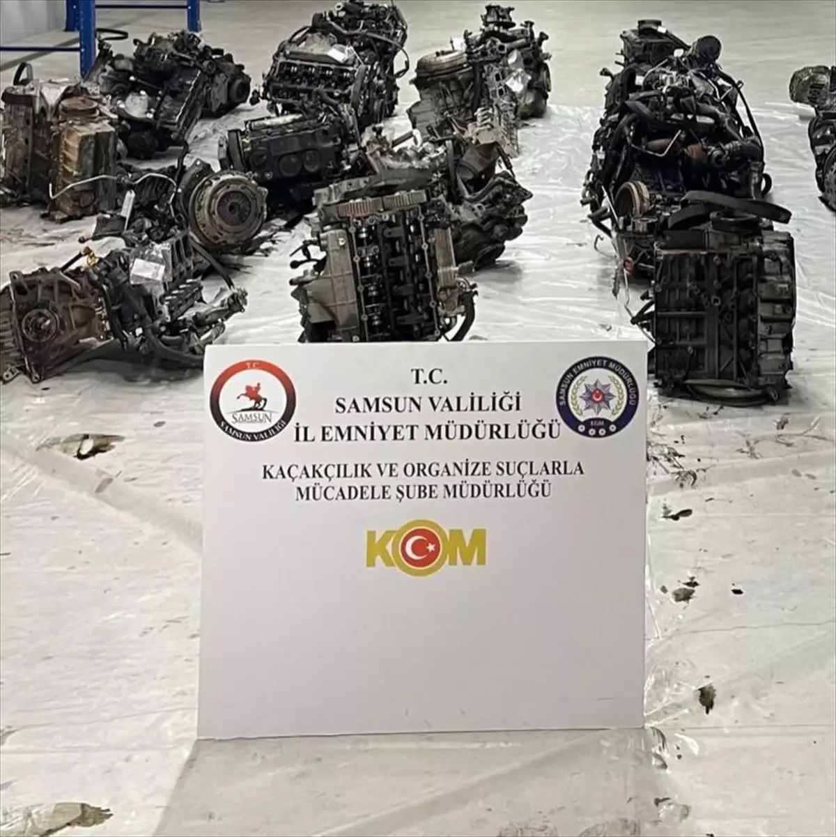 Samsun\'da Kaçak 13 Otomobil Motoru Ele Geçirildi