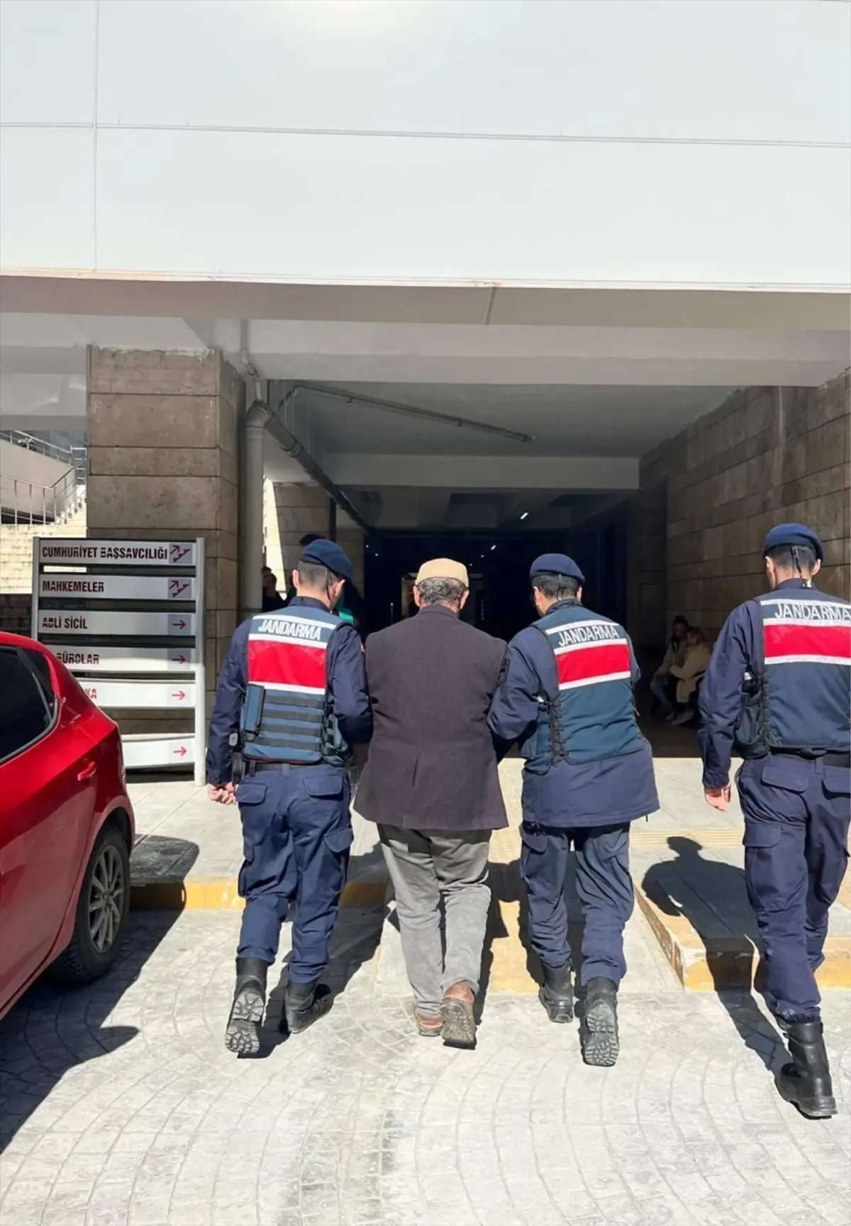 FETÖ Üyesi Saklandığı Yerde Yakalandı