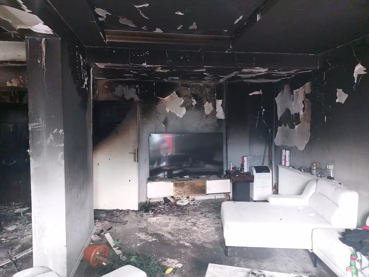 Samsun\'da Yangın: Komşusuna Kızan Kişi Evini Ateşe Verdi