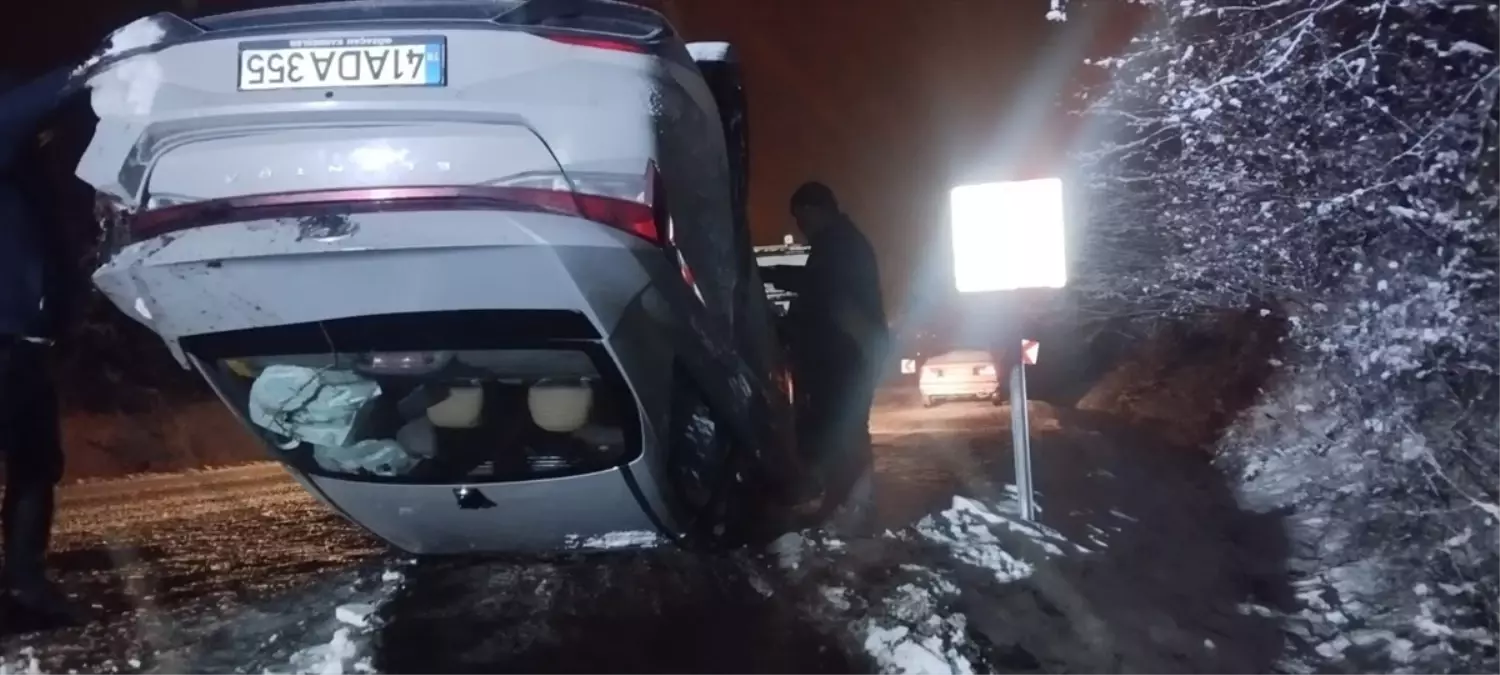 Samsun\'da Otomobil Devrildi: 4 Yaralı