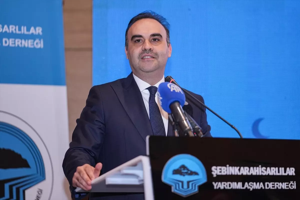 Sanayi ve Teknoloji Bakanı Kacır, Şebinkarahisarlılar Yardımlaşma Derneği\'nin iftar programında konuştu Açıklaması