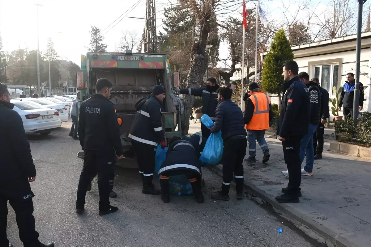 Şanlıurfa\'da denetimlerde ele geçirilen 5 ton bozuk ürün imha edildi