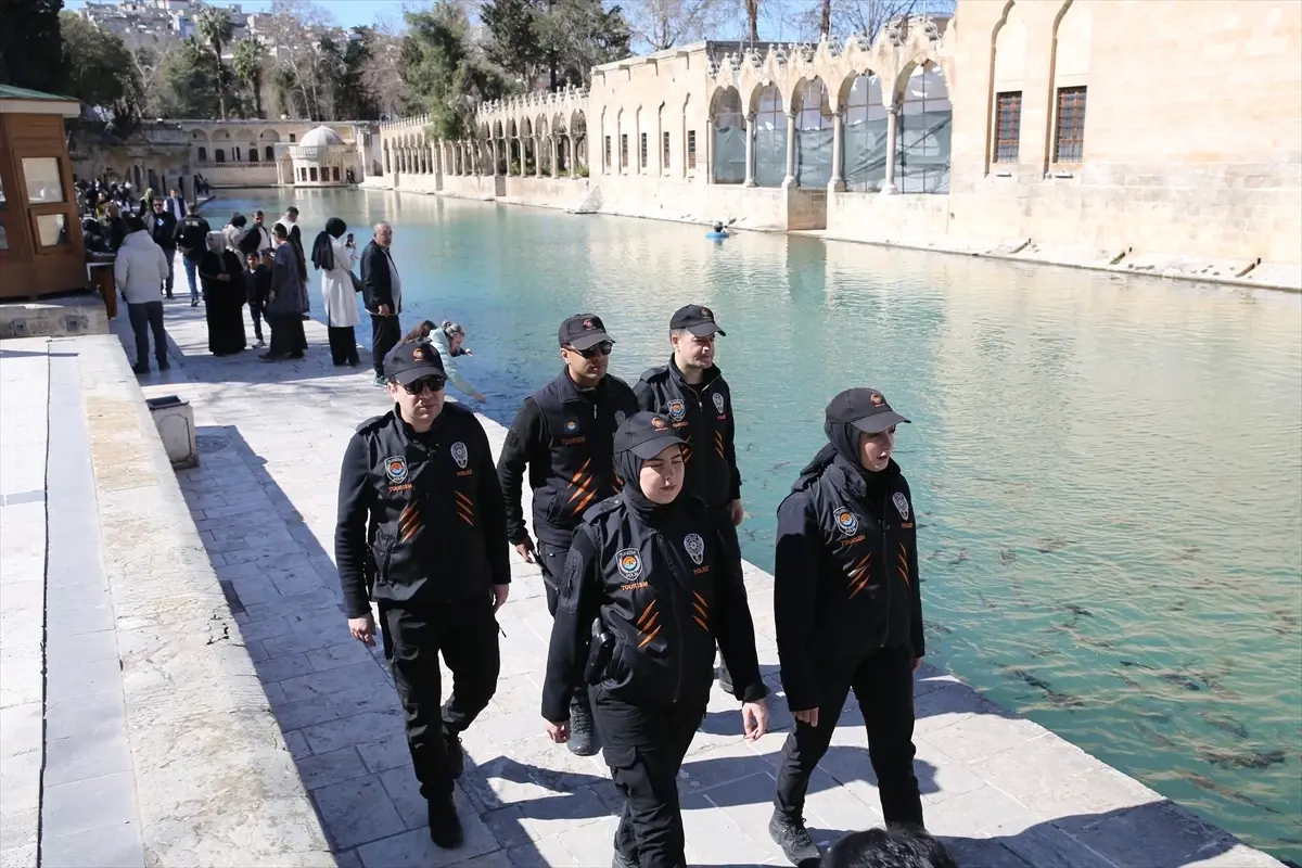 Şanlıurfa\'da Turizm Polisleri Güven Sağlıyor