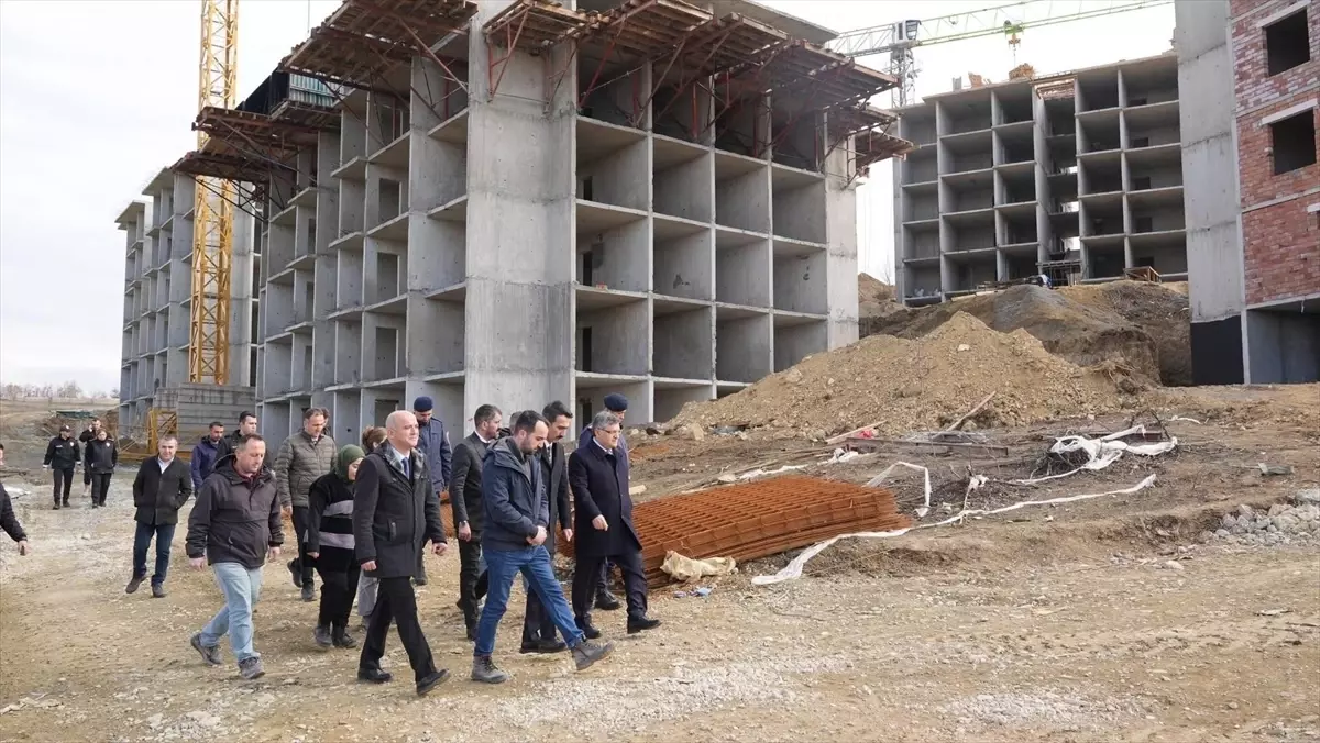 Vali Özarslan\'dan TOKİ İnşaatına Ziyaret