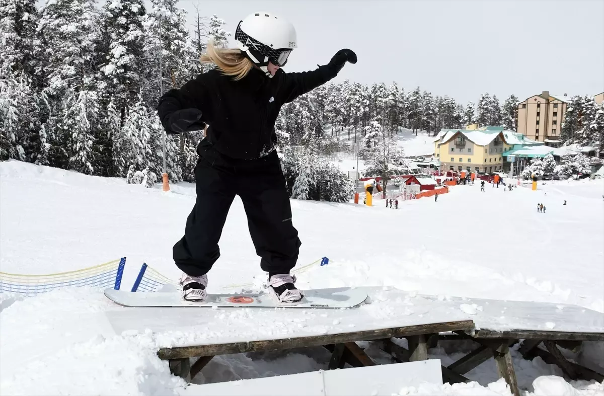 Sarıkamış\'ta Snowboard Gösterisi
