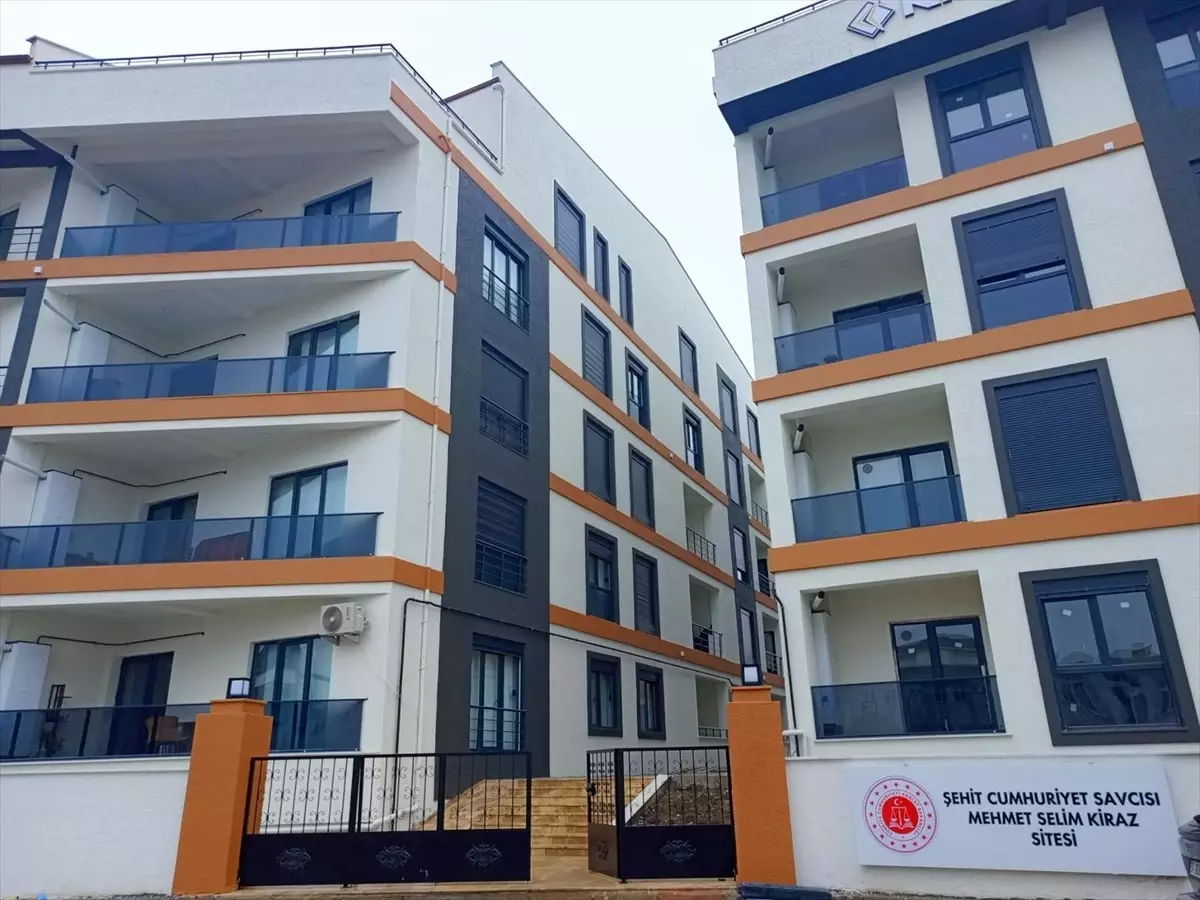 Şehit Savcı Kiraz\'ın adı Kırklareli\'nde adliye lojmanına verildi