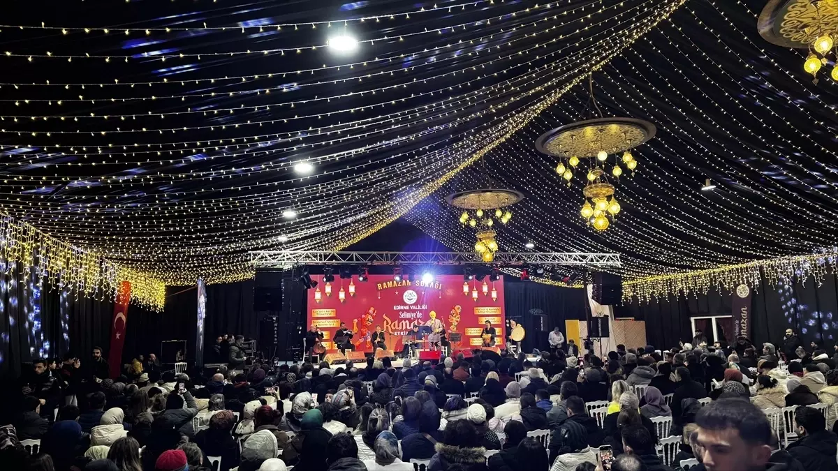 Ramazan Sokağı\'nda Vatan ve Tasavvuf Müzik Sohbetleri