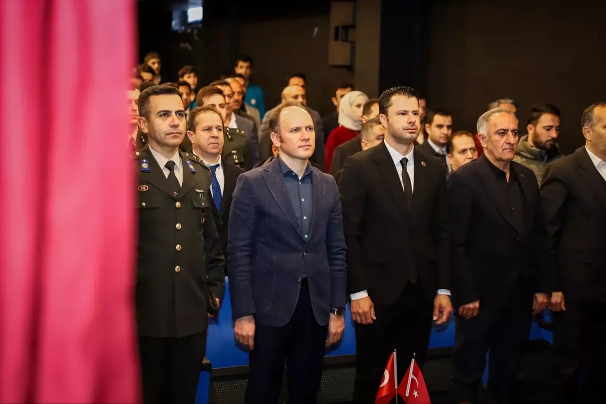 Şemdinli\'de İstiklal Marşı\'nın Kabulü ve Mehmet Akif Ersoy\'u Anma Günü programı düzenlendi