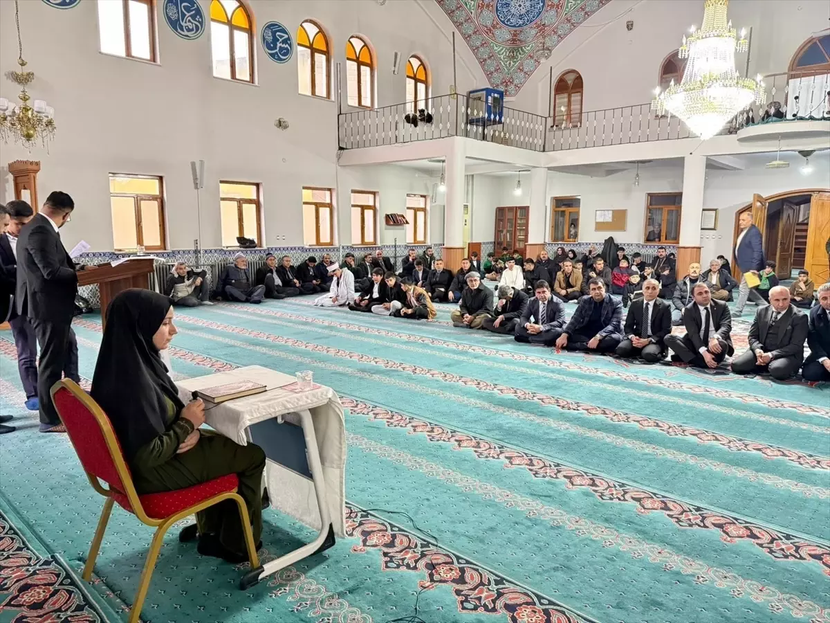 Şemdinli\'de Kur\'an Okuma Yarışması Finali