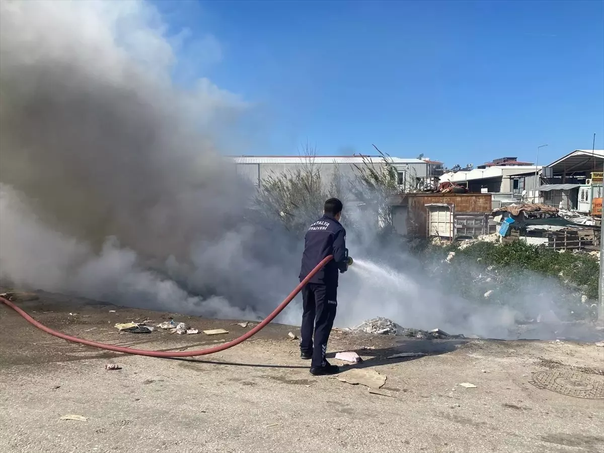 Serik\'te Hurdalıkta Yangın